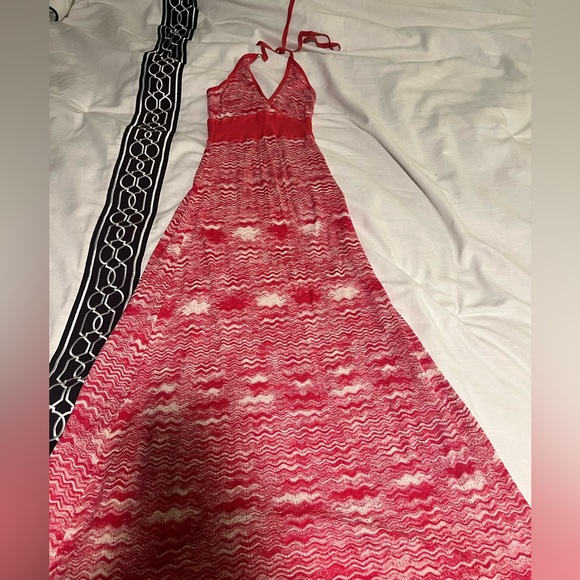 BCBG Max Azria - Coral & Ivory Squiggle Print Knit Halter Maxi Dress Sz Xs - Picture 4 of 6